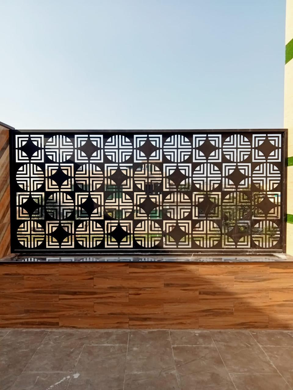 Modern Geometric Iron Partition