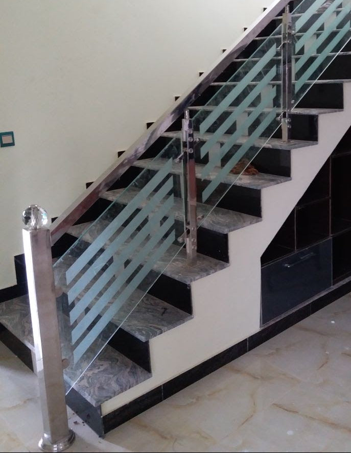 Modern Glass and Stainless Steel Railing
